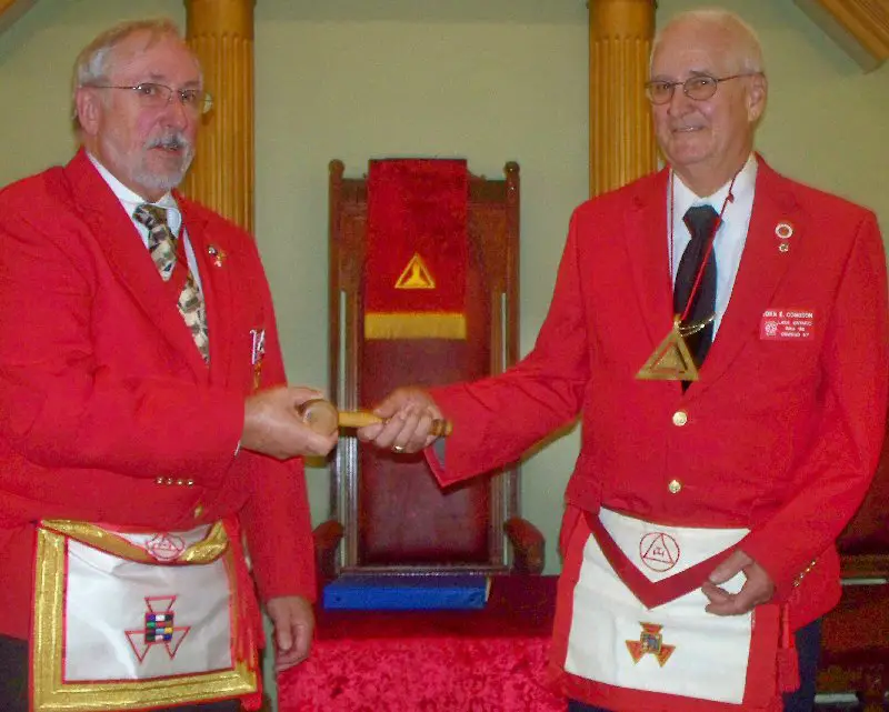  - Royal-Arch-Masons-install-new-officers