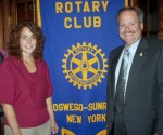 Rotary Learns About Border Patrol Rotary President Michelle McGrath greets speaker Alan Lindsey.