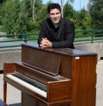 Pianist Rob Auler