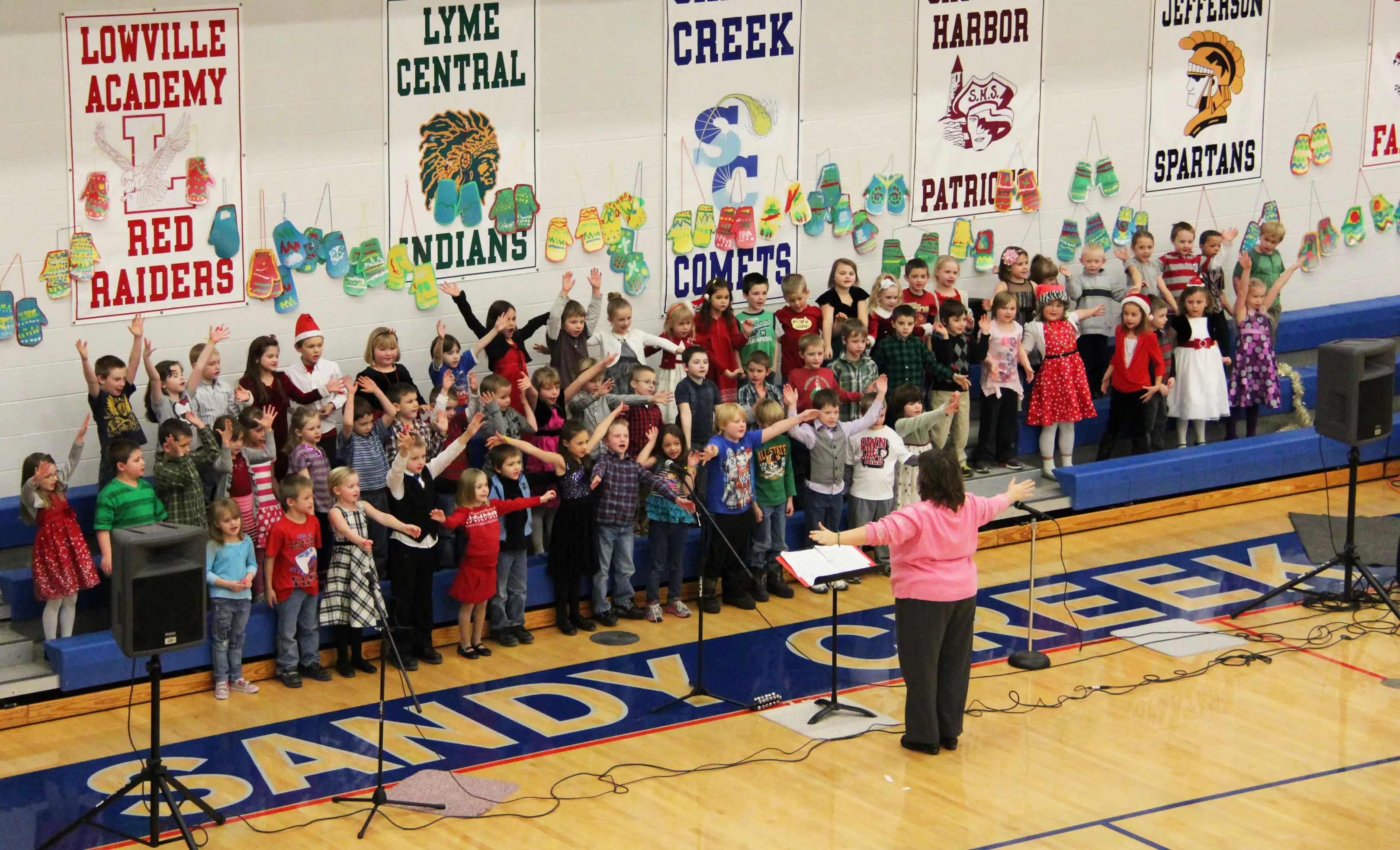 Elementary school students take center stage at holiday concert
